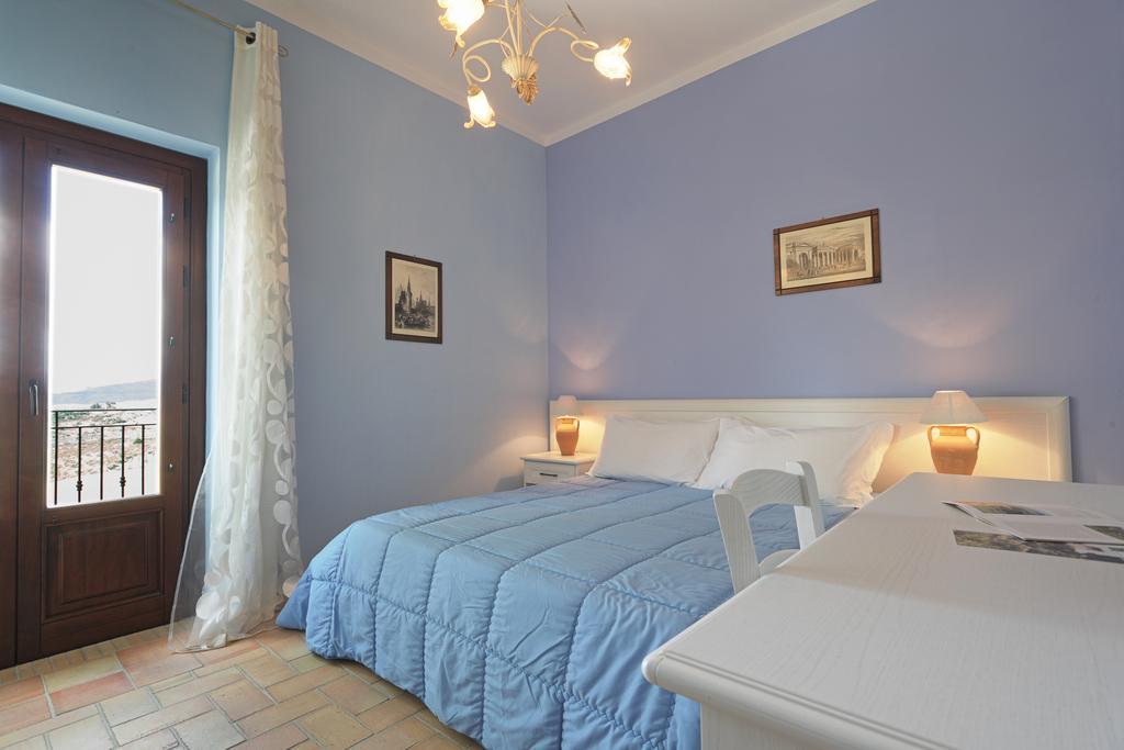 Agriturismo Feudo Muxarello Aragona Habitación foto